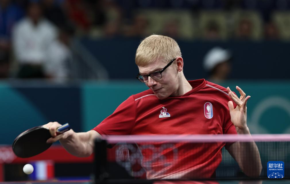 泳队凭借坚 泳队凭借坚