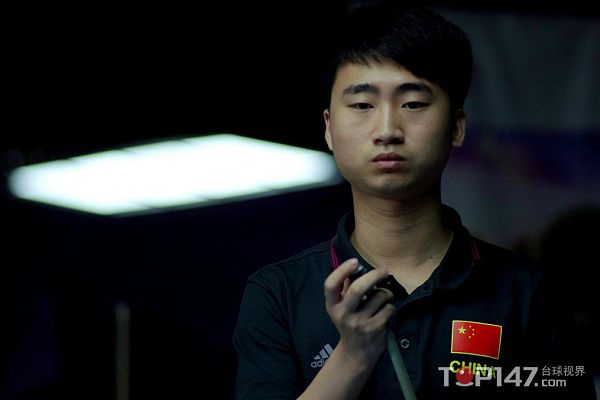 场内的每位 场内的每位